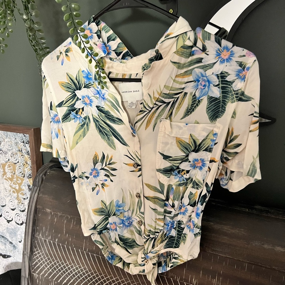 AE Cropped Tie Hawaiian Shirt